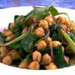 Wholesome Chickpea & Spinach Stir-Fry: A Nutritious Delight