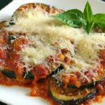 Delicious Low-Carb Eggplant Parmesan with Zesty Marinara Twist