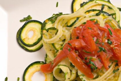 Savor Summer: Zucchini & Tomato Pasta with Olive Oil Twist