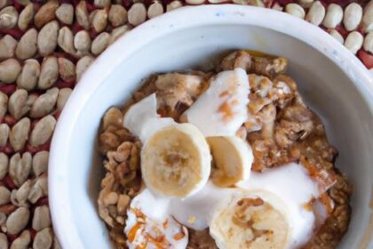 Banana Cinnamon Oats: A Cozy Twist on Breakfast Bliss